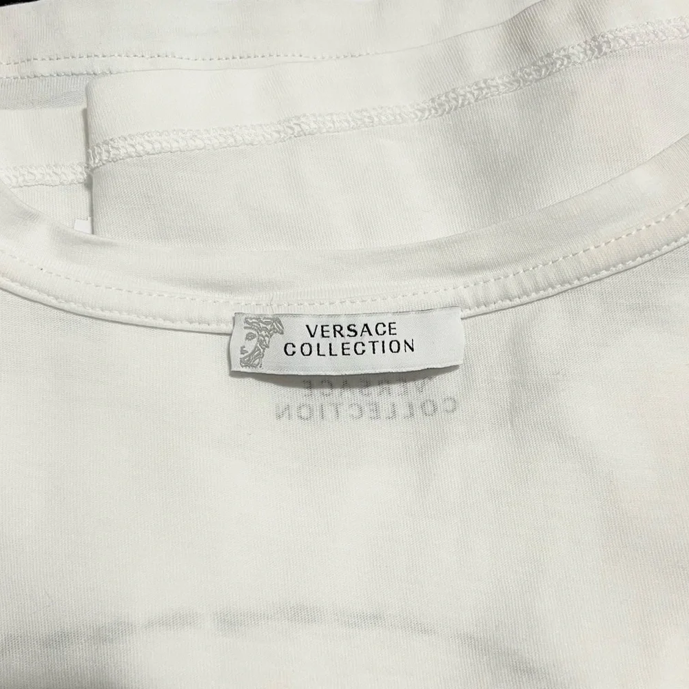 Versace - Picture 5 of 7